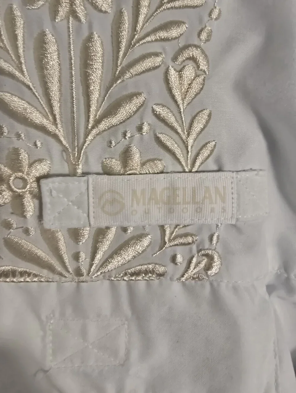 Magellan Fishgear White Embroydered Guayabera S Sleeve Poly Shirt. Mens L - Picture 4 of 13